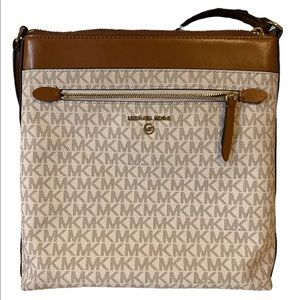 Michael Kors Jet Set Charm Crossbody